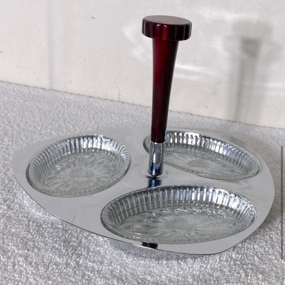 Vintage Glo Hill Gourmates Chrome Serving Tray W Bakelite Handle & Glass Dishes - Picture 5 of 15